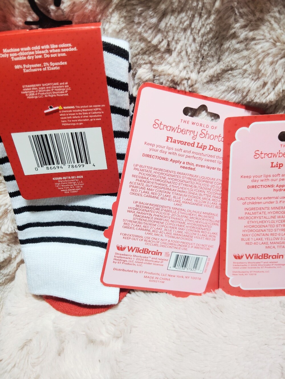 BUNDLE OF 5!! NEW!! Strawberry Shortcake Lip Care & Socks - Picture 6 of 8